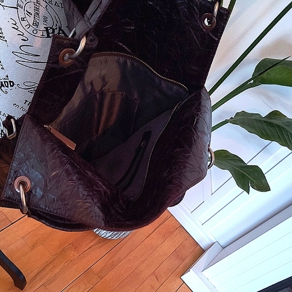 Matt & Nat Elegant Dark Burgundy Vegan Leather Tote Bag - Picture 4 of 5